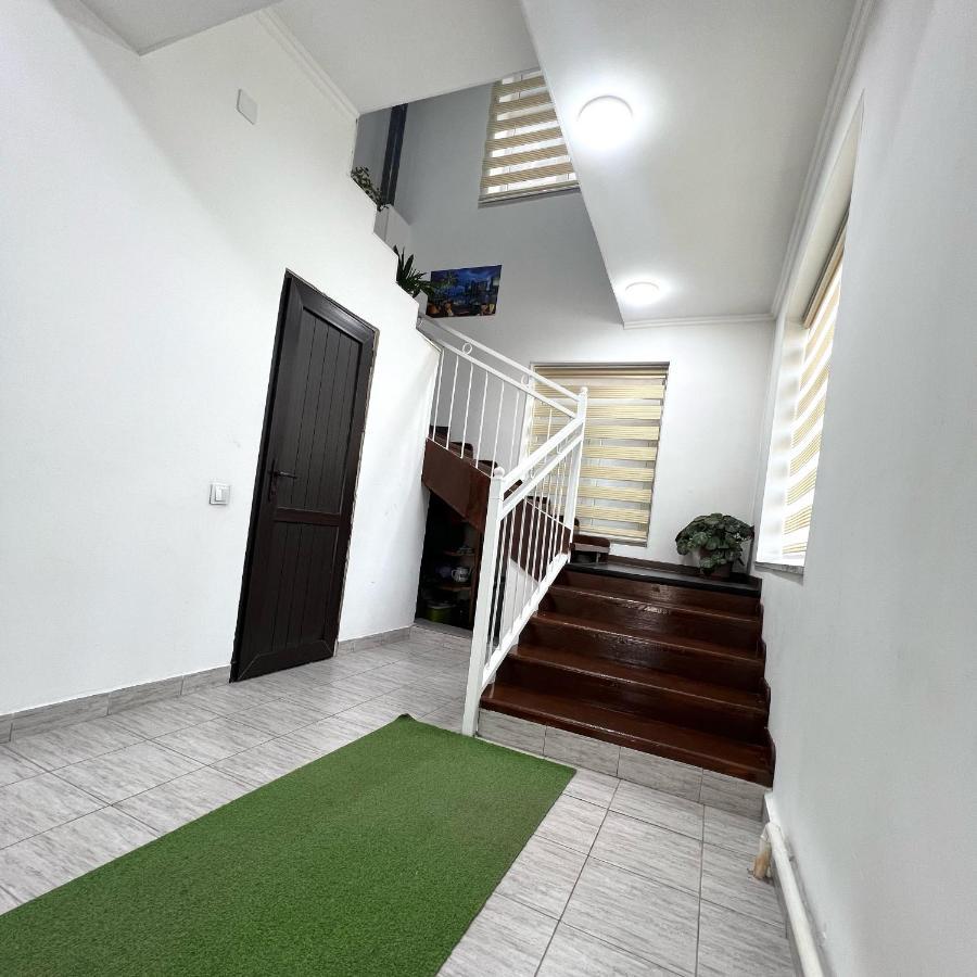 Abs Guest House Oš Exteriér fotografie
