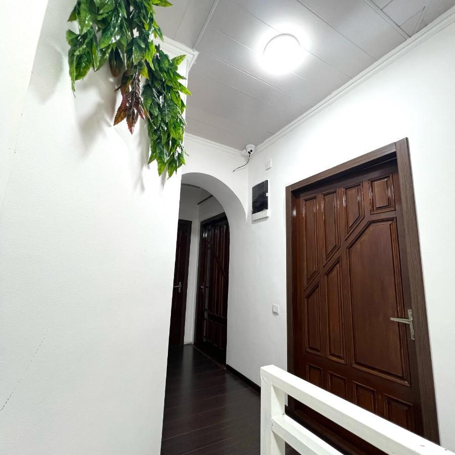 Abs Guest House Oš Exteriér fotografie